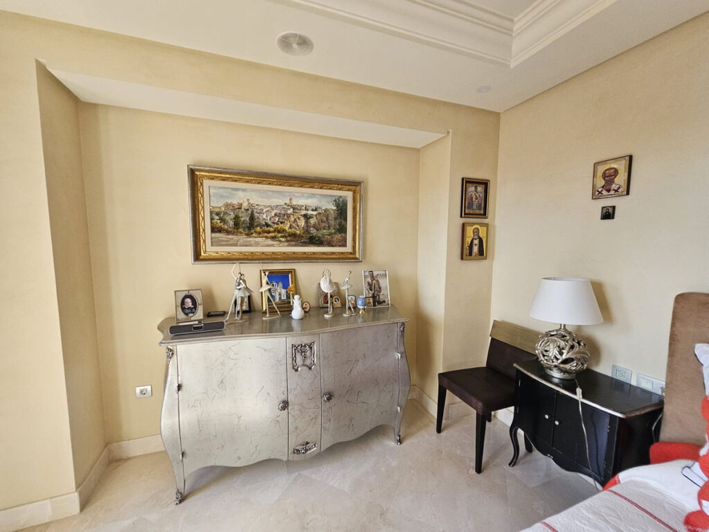 Middle Floor Apartment — Estepona