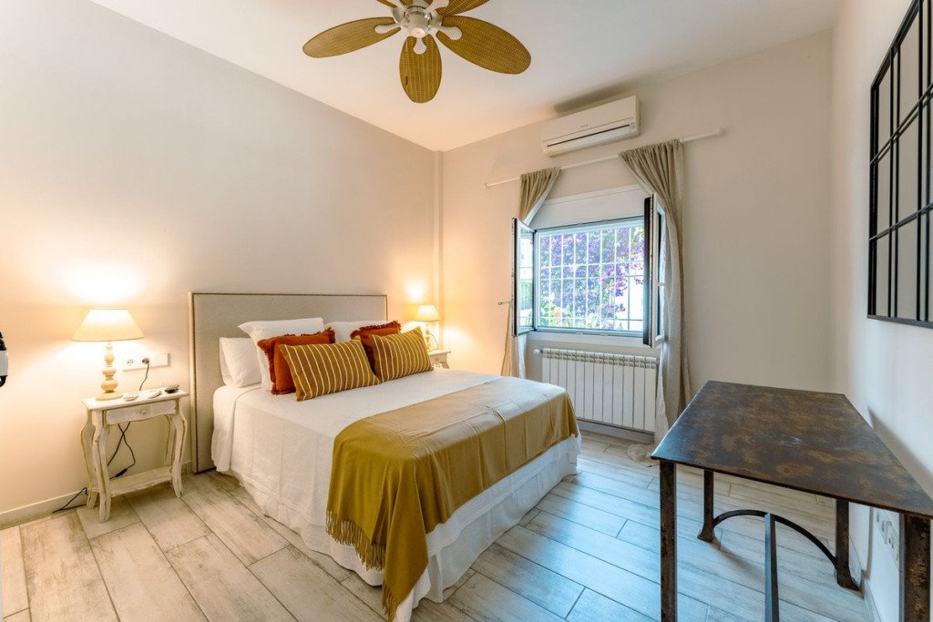 Villa – Chalet — Guadalmina Baja
