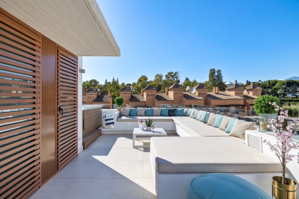 Detached Villa — The Golden Mile