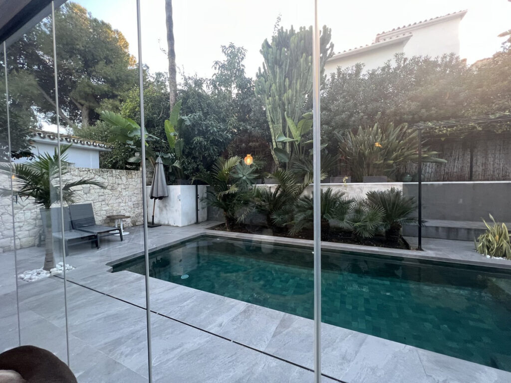 Detached Villa — Nueva Andalucía