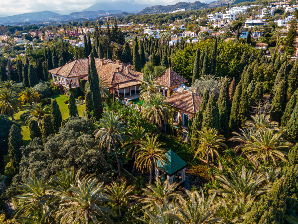 Villa – Chalet — The Golden Mile