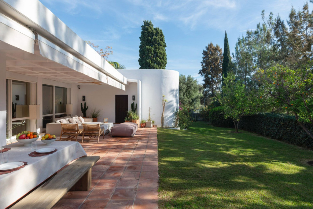 Villa – Chalet — Guadalmina Alta