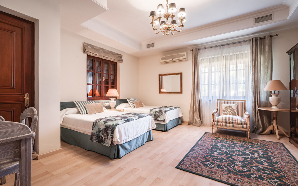 Villa – Chalet — The Golden Mile