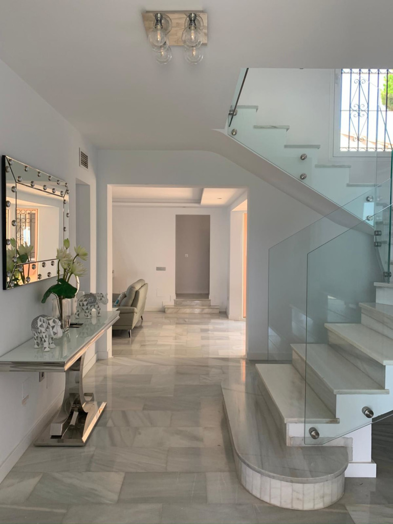 Detached Villa — Calahonda
