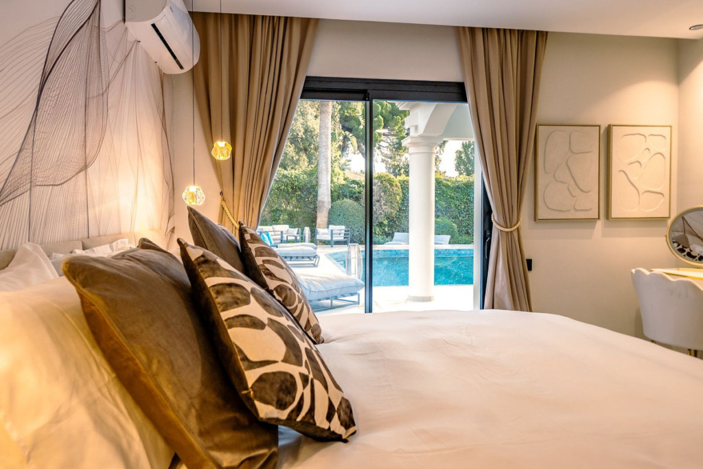 Villa – Chalet — El Paraiso