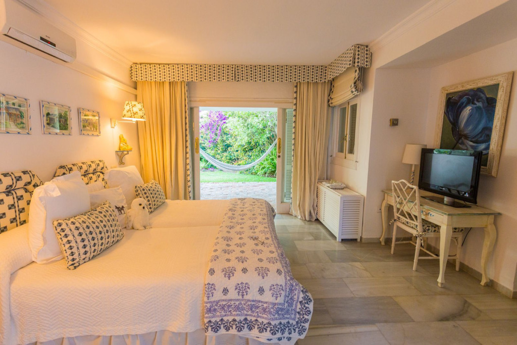 Detached Villa — The Golden Mile