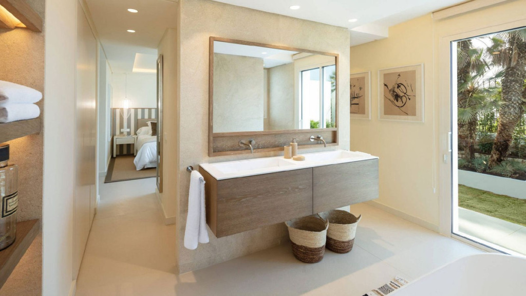 Detached Villa — The Golden Mile