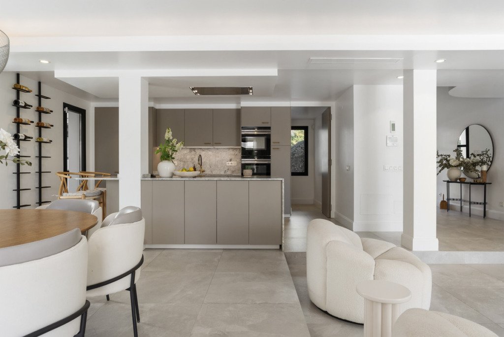 Villa – Chalet — Nueva Andalucía