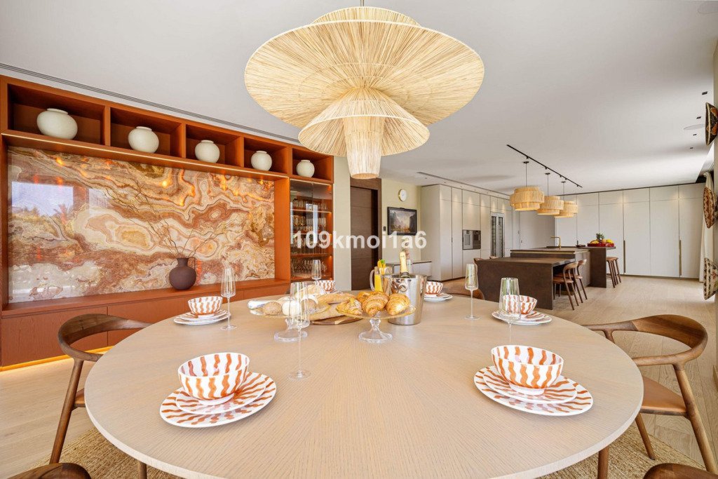 Detached Villa — Sierra Blanca
