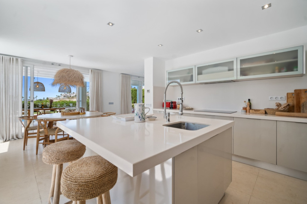 Detached Villa — El Paraiso