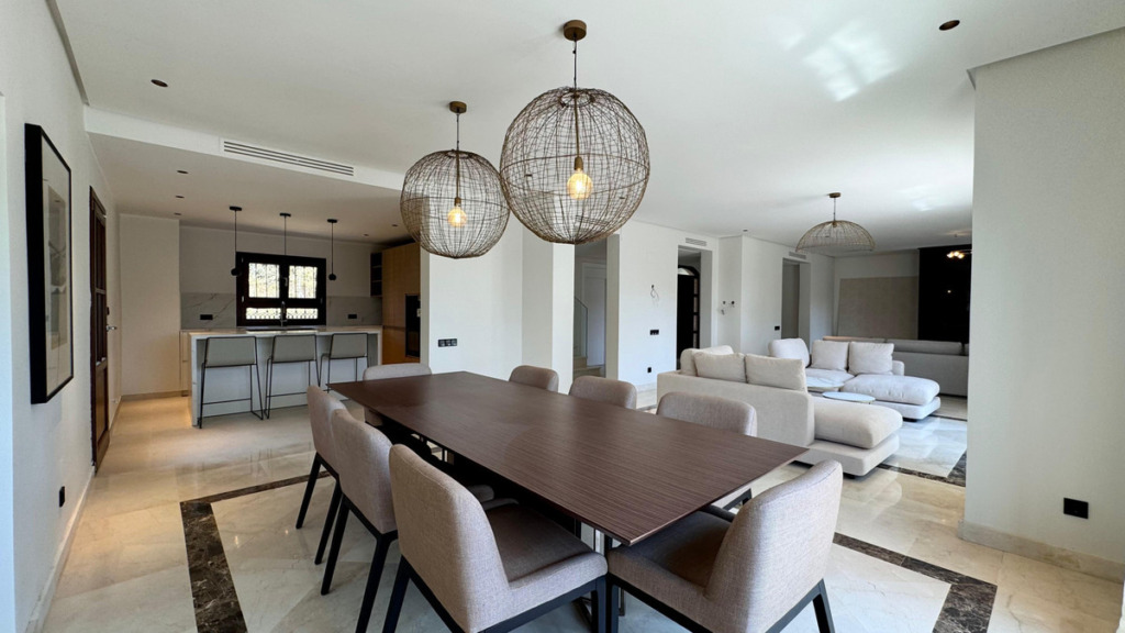 Villa – Chalet — The Golden Mile
