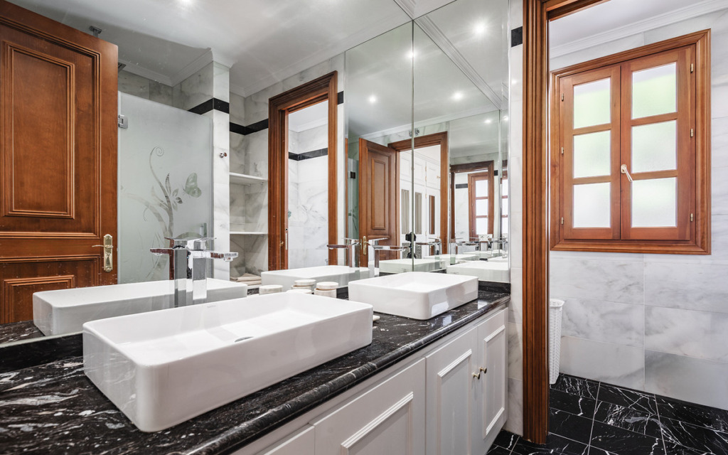 Villa – Chalet — The Golden Mile