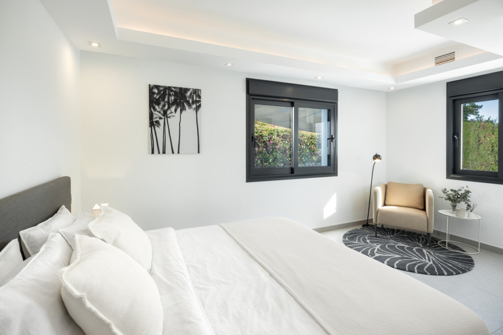 Villa – Chalet — Nueva Andalucía