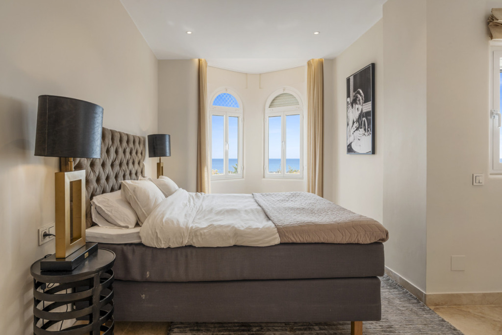 Penthouse Duplex — The Golden Mile