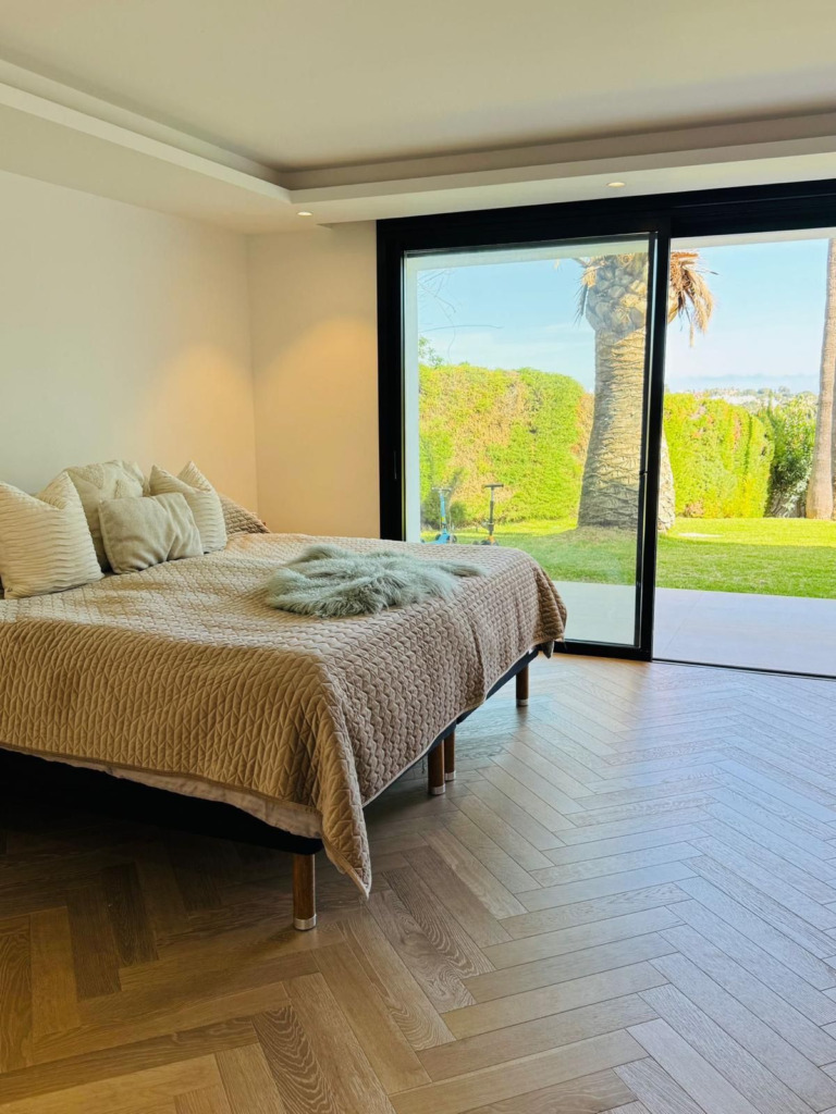 Detached Villa — Nueva Andalucía