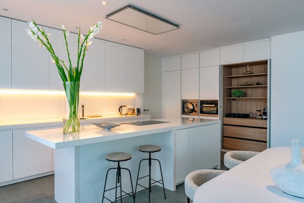 Villa – Chalet — Cancelada