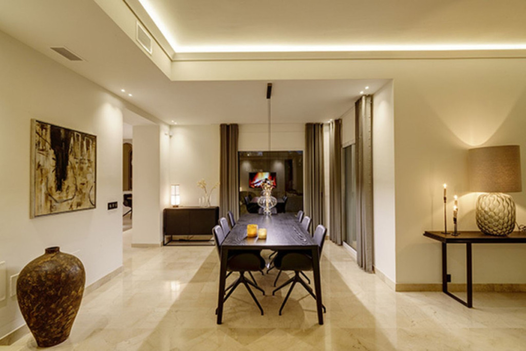 Detached Villa — Nueva Andalucía