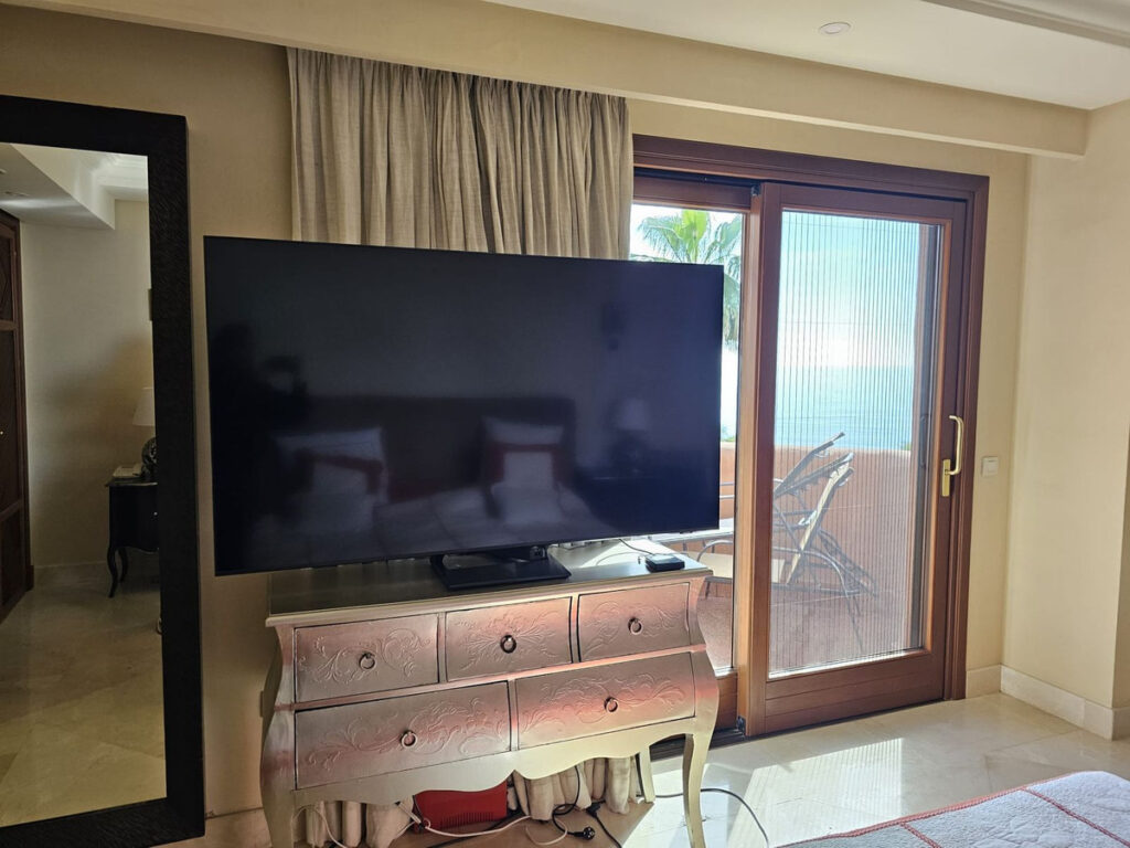 Middle Floor Apartment — Estepona
