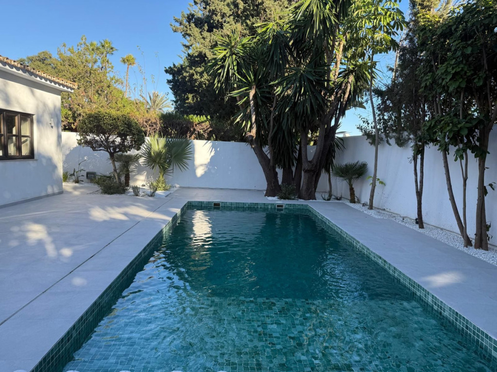 Villa – Chalet — El Paraiso
