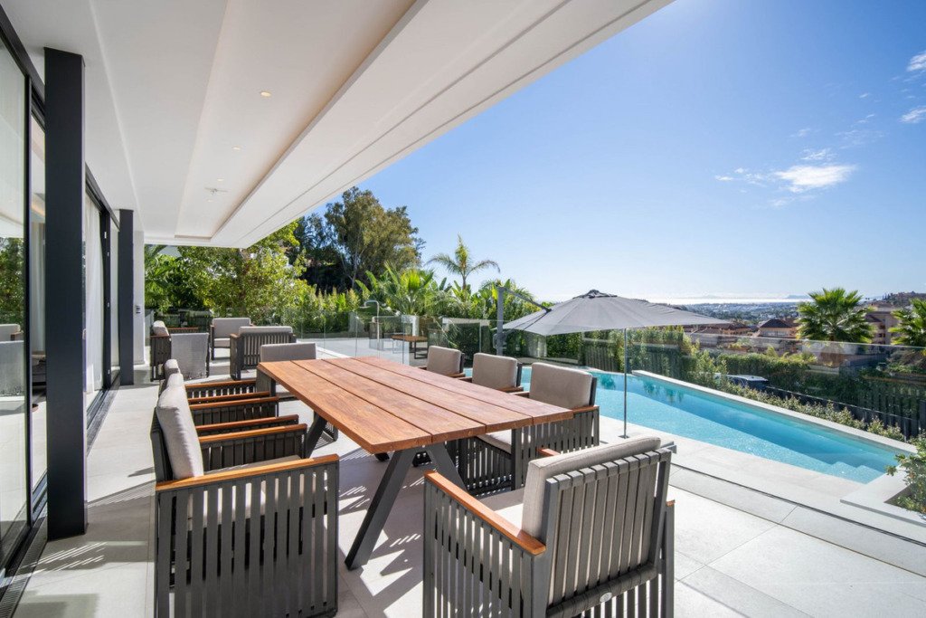 Villa – Chalet — Nueva Andalucía