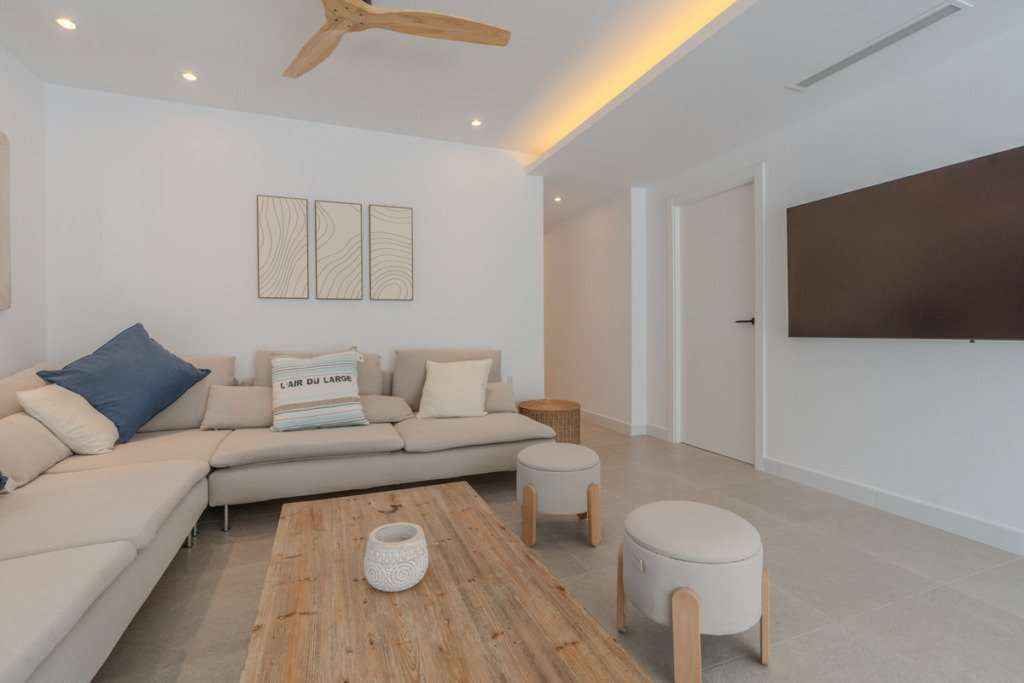 Detached Villa — Nueva Andalucía