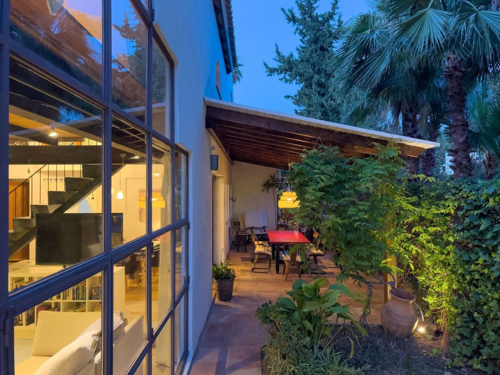 Villa – Chalet — Nueva Andalucía
