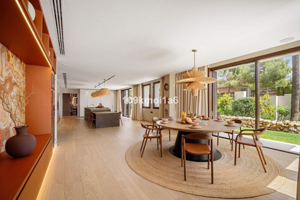 Detached Villa — Sierra Blanca