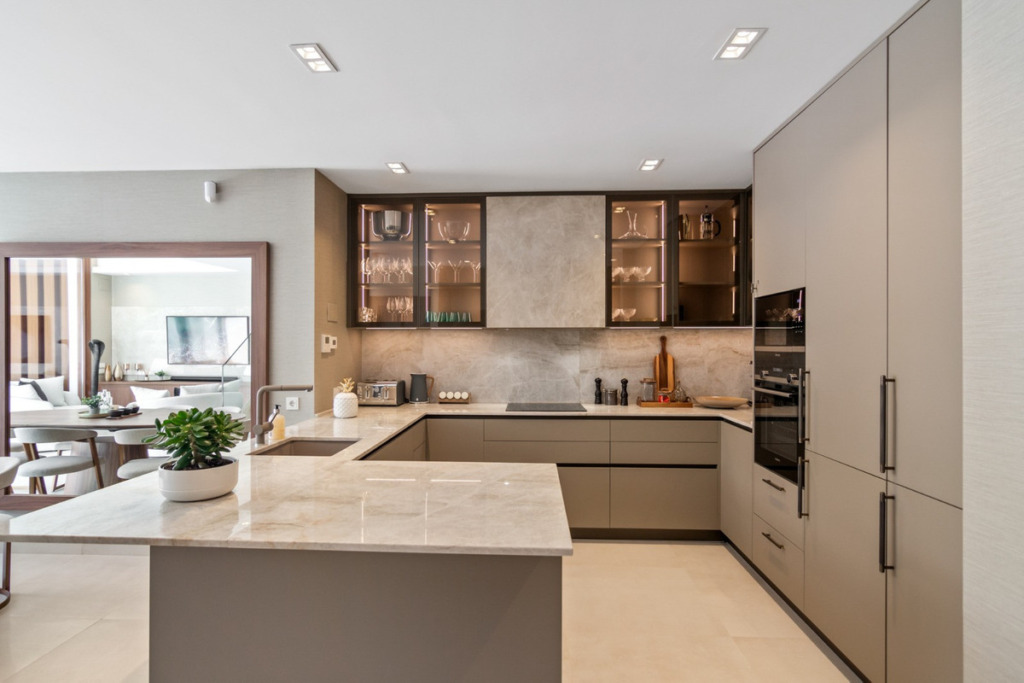 Detached Villa — The Golden Mile