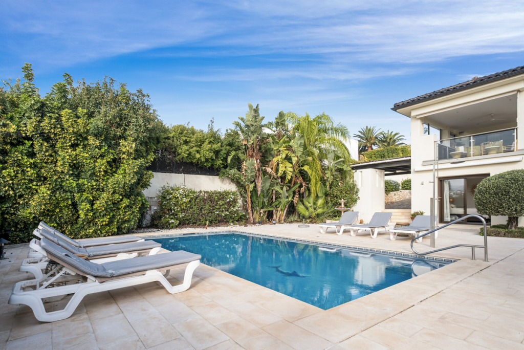 Villa – Chalet — Nueva Andalucía