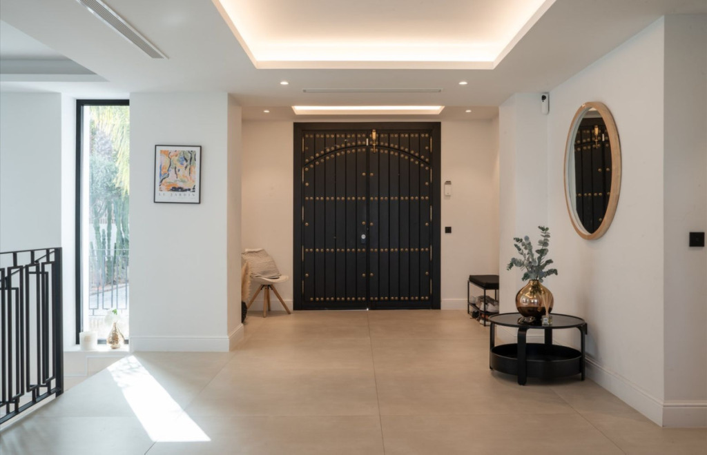 Villa – Chalet — Nueva Andalucía