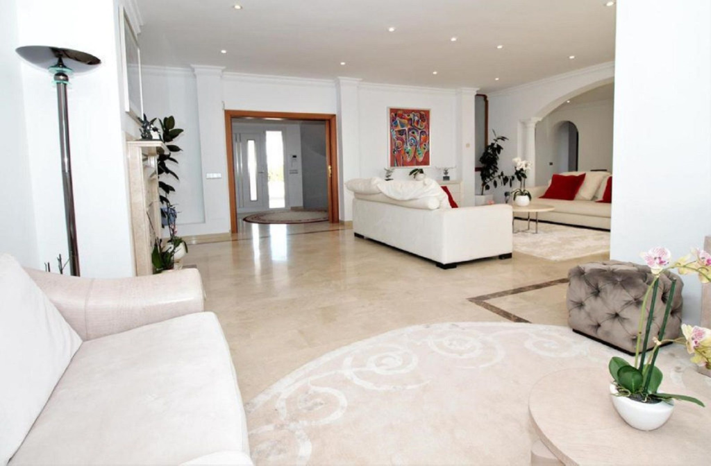 Villa – Chalet — El Paraiso