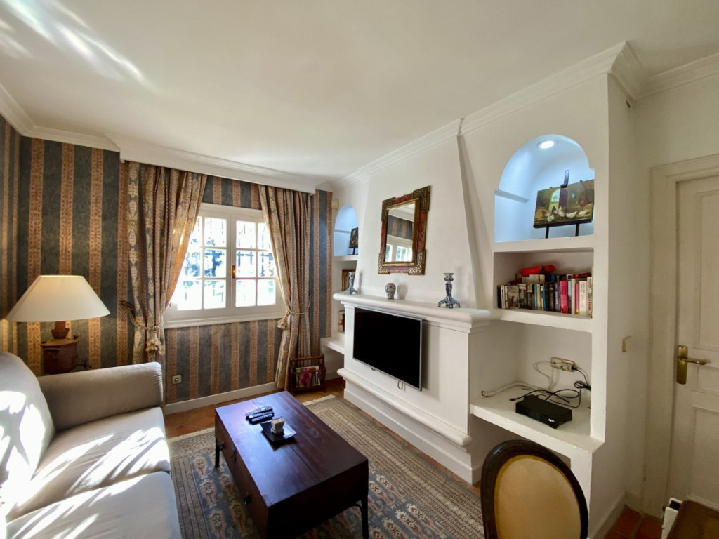 Detached Villa — Benahavís
