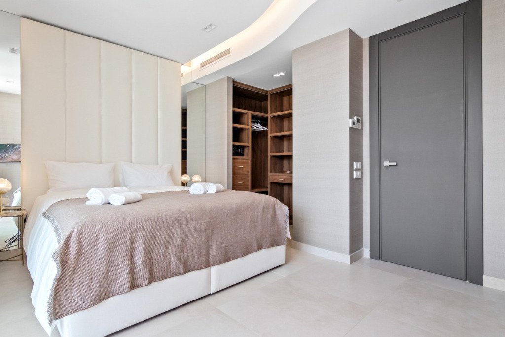 Villa – Chalet — The Golden Mile