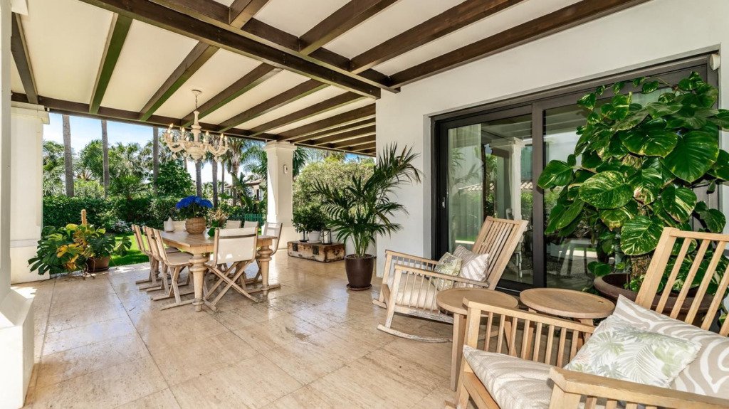 Villa – Chalet — The Golden Mile