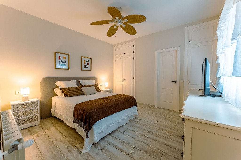 Villa – Chalet — Guadalmina Baja