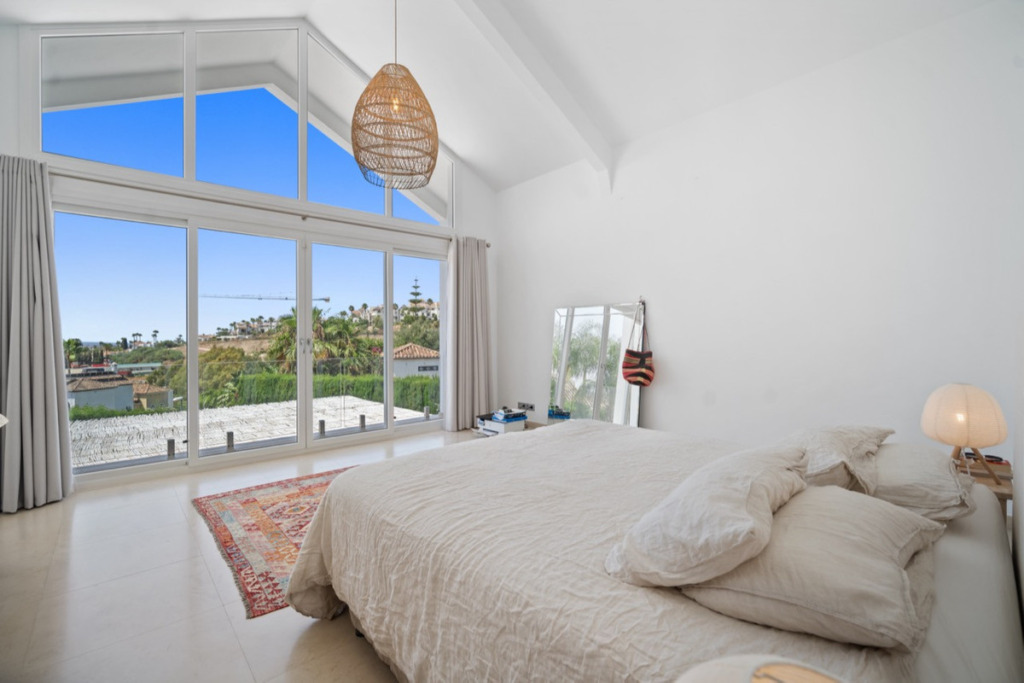 Detached Villa — El Paraiso