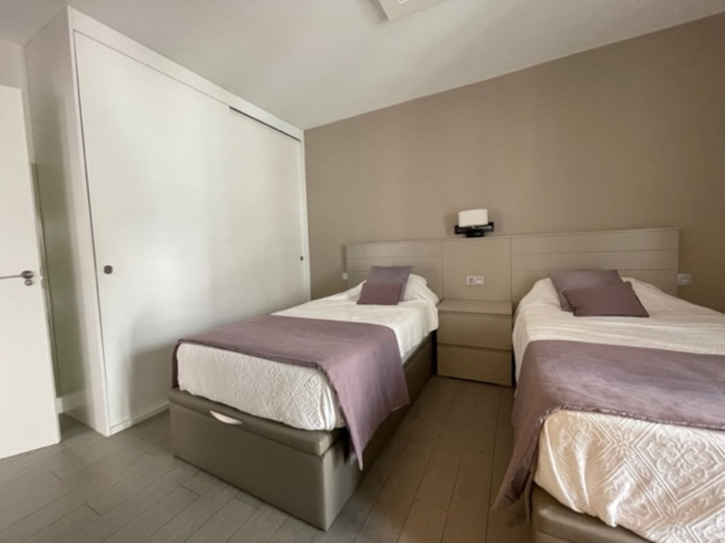 Апартамент средний этаж — Puerto Banús