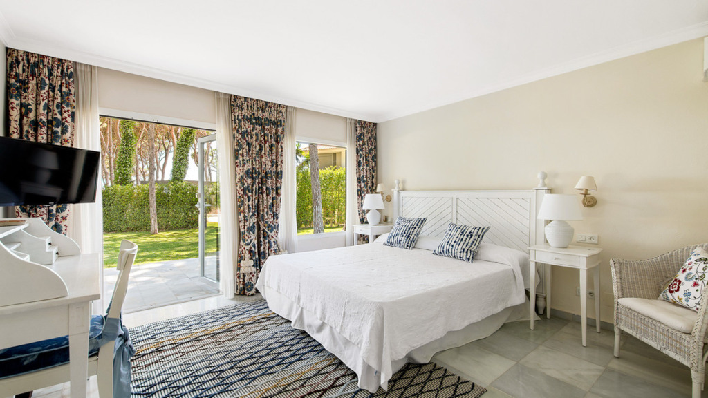 Detached Villa — The Golden Mile