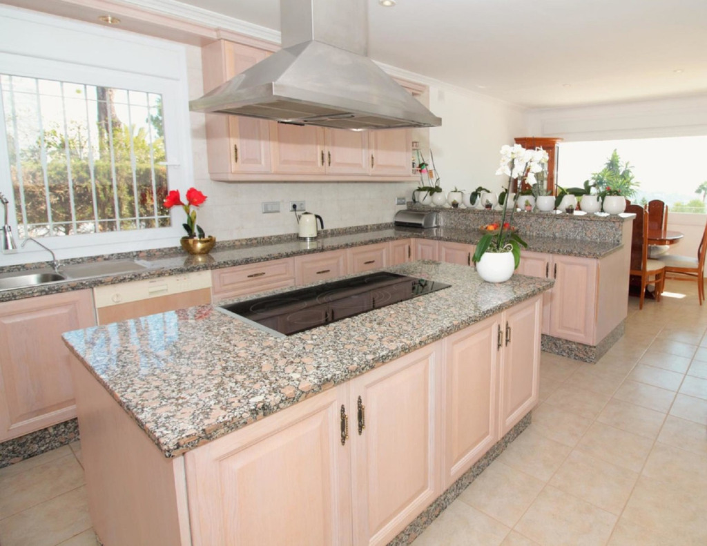 Detached Villa — El Paraiso