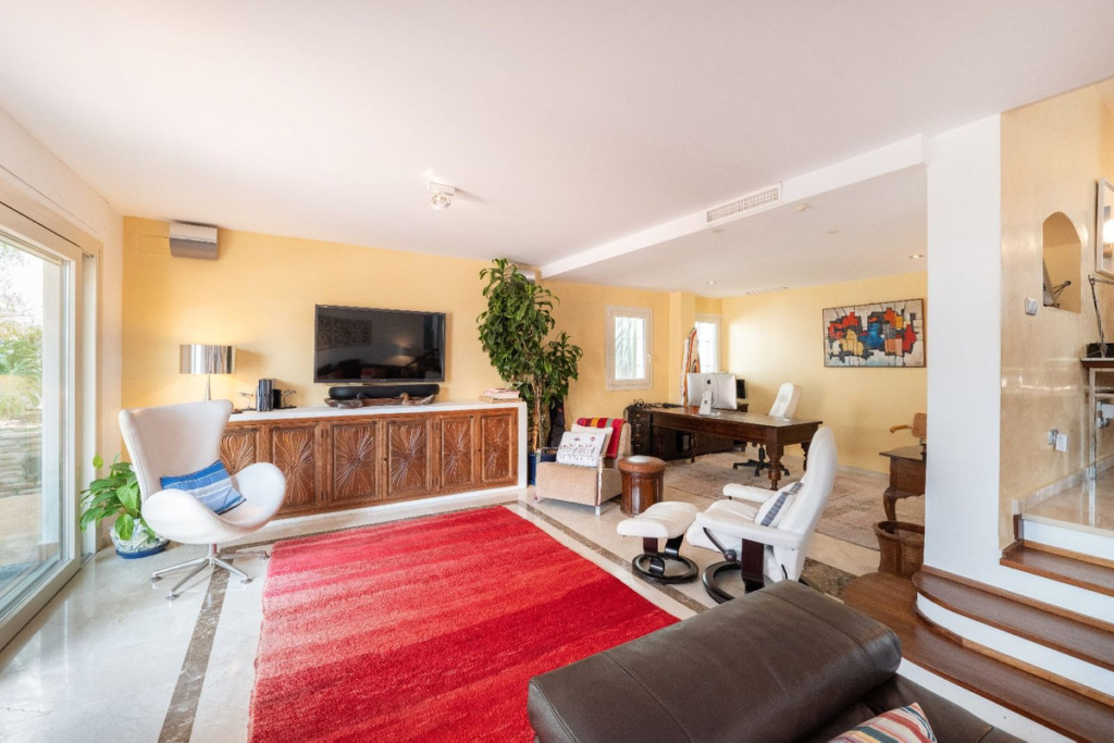 Villa – Chalet — The Golden Mile