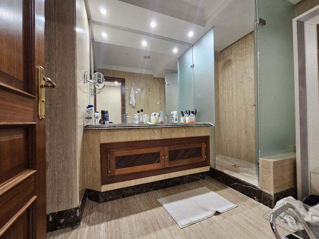 Middle Floor Apartment — Estepona