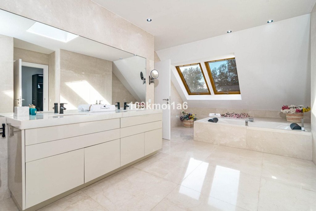 Villa – Chalet — Río Real