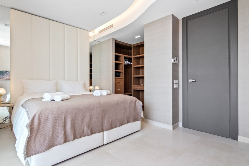 Villa – Chalet — The Golden Mile
