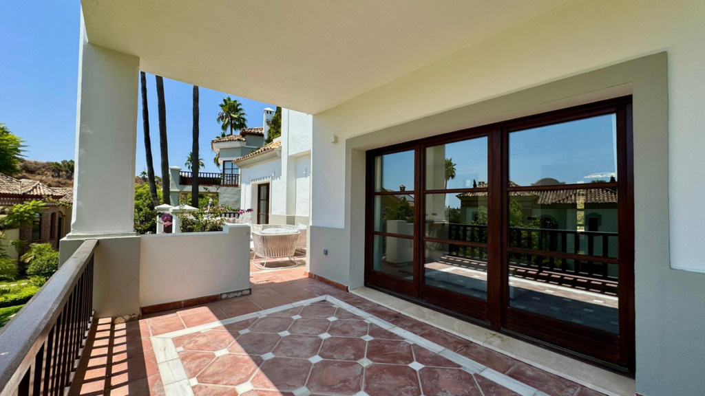 Villa – Chalet — The Golden Mile