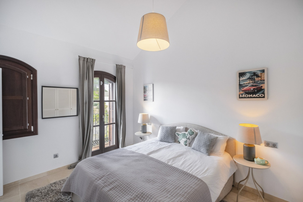 Detached Villa — El Madroñal