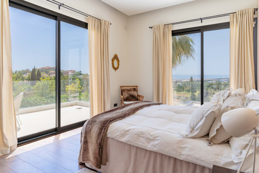 Detached Villa — Nueva Andalucía