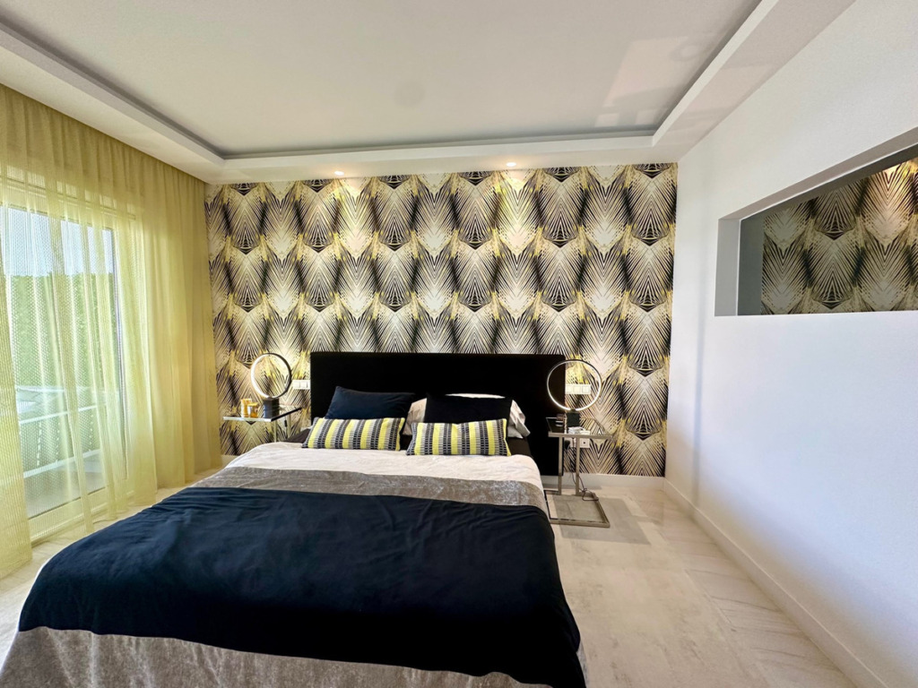 Middle Floor Apartment — Puerto Banús