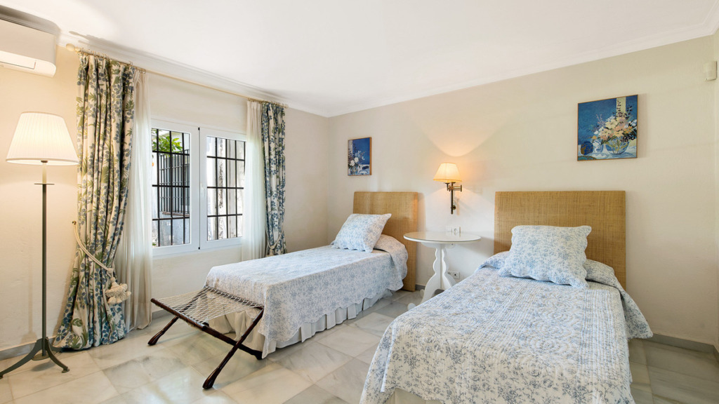 Detached Villa — The Golden Mile