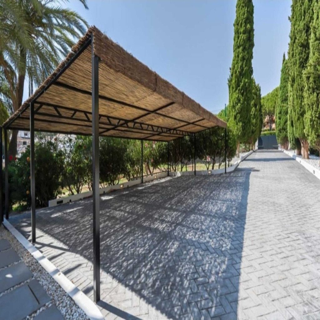 Detached Villa — Nueva Andalucía