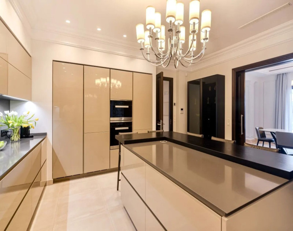 Detached Villa — Sierra Blanca